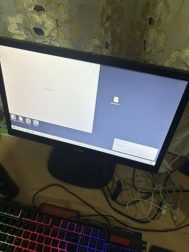 iphone 15 pro ikinci el: LG 19” LED monitor 60HZ - Model: LG E1942, serial və model etiketli — 4