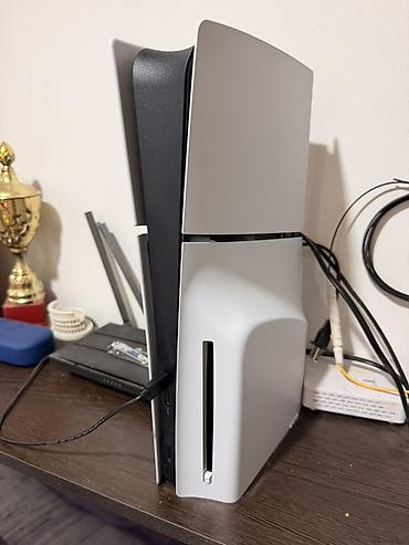 PS5 (Sony PlayStation 5): PlayStation 5 (версия с дисководом)

Почти новая играл максимум неделю — 2