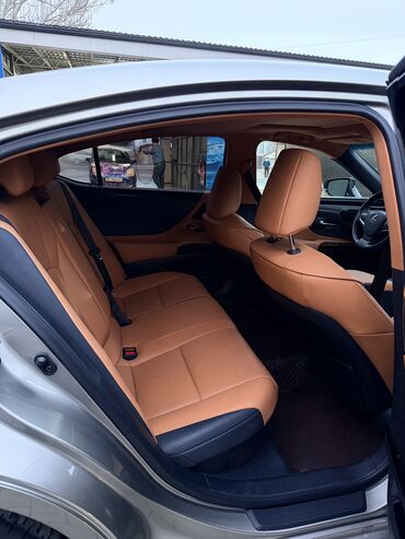 Lexus: Lexus ES: 2023 г., 2.5 л, Гибрид — 9