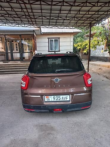 Транспорт: Ssangyong Tivoli: 2016 г., 1.6 л, Автомат, Дизель, Внедорожник — 3