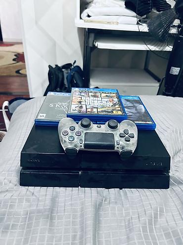 ps4 продажа: Игровая консоль Sony PlayStation 4 (PS4) с комплектом игр и геймпадом — 3