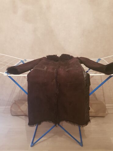 отдам котенка в добрые руки: Обменяю дублёнку б/у на 3 литра масла или 500сом.Ее нужно