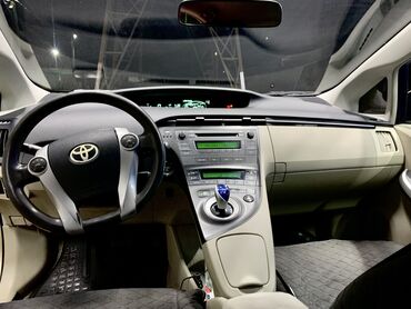 тойота камри 50 гибрид бишкек в Кыргызстан | Автозапчасти: Toyota Prius: 1.8 л | 2010 г. | Седан