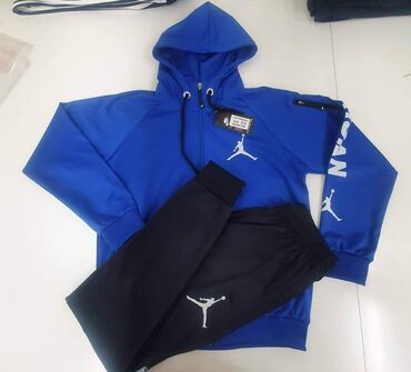 Trenerke: Veličine M L XL 2XL 
Cena 3600 din — 4