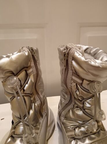 Čizme: Očuvane vodootporne, prijatne i tople čizmice za devojčice – broj 28 — 5