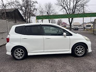 Honda: Honda Fit: 2001 г., 1.3 л, Вариатор, Бензин, Хэтчбэк — 6