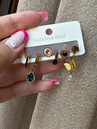 Aksesuarlar: Sırğalar tək qiymət -3,50azn Təsvir: - Rənglər: rose gold,qızıl,gümüş — 6