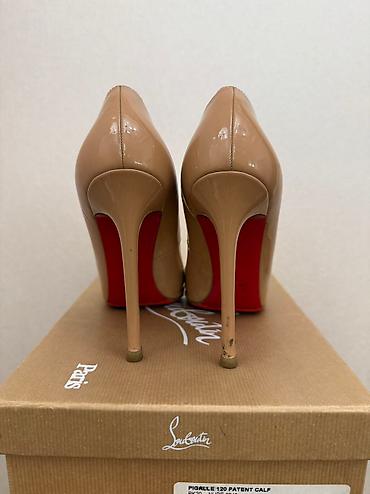 черные часы: Туфли, 38.5, Christian Louboutin, Б/у, цвет - Бежевый, Самовывоз — 3