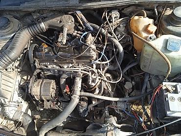 Унаа сатуу: Volkswagen Passat: 1989 г., 1.8 л, Кол менен иштөөчү, Бензин, Универсал — 6