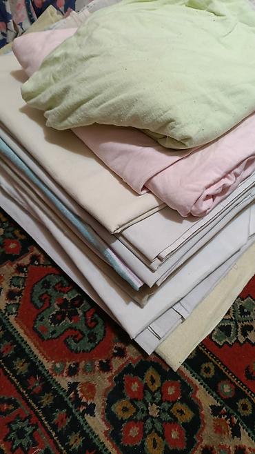 Комплекты постельного белья: В связи с отъездом продаю недорого постельное белье б/ у: наволочки-50 — 12