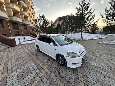 Toyota: Toyota Ipsum: 2001 г., 2.4 л, Автомат, Универсал — 5