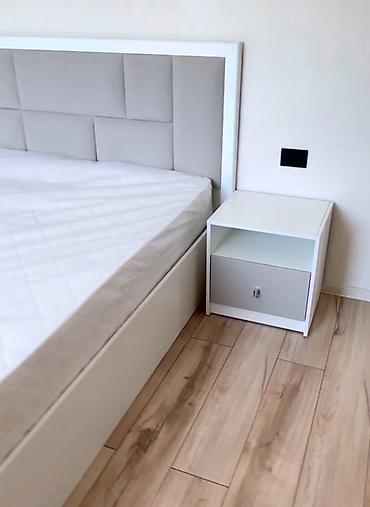 Спальные гарнитуры: Спальный гарнитур, Двуспальная кровать, ДСП, цвет - Белый — 6