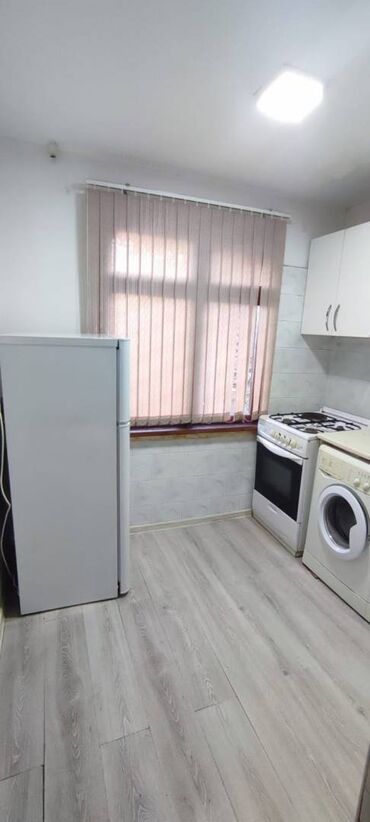 Uzunmüddətli kirayə mənzillər: Neftçilər metrosu,,26 saylı poliklinikanın yanında,Lotos ticarət — 11