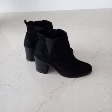 crne gleznjace: Ankle boots, Stradivarius, 37