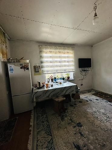 военно антоновка восст: 3 комнаты, 50 м², Бишкек, Азамат авторынок Собственник — 5
