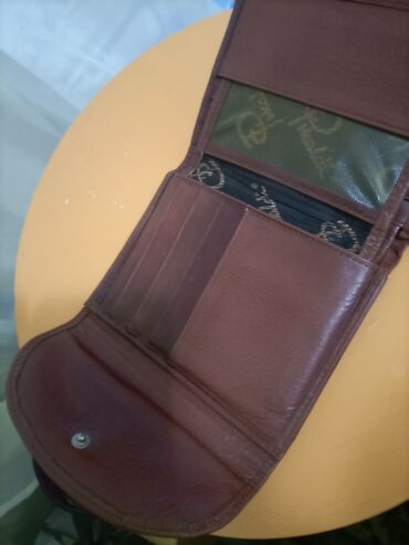 braon jakne zenske: Muški kožni braon novčanik iz tri dela od kojih se jedan može posebno
