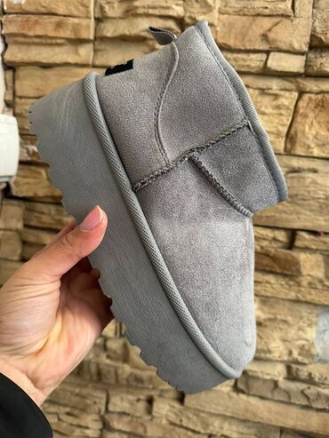 Ugg obuća: Ugg čizme — 16