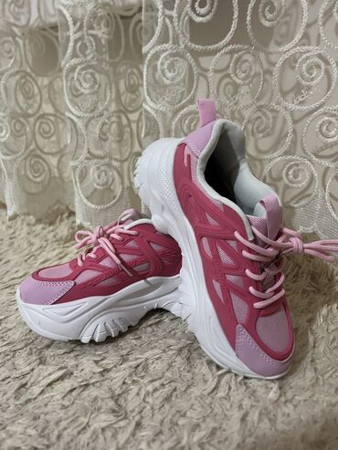 кроссовки 35 36: Кроссовки Pink Running в тренде 🏃 Новые 🆕 размер 35-36