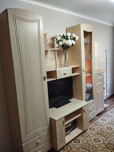 Зал үчүн гарнитуралар: Зал үчүн гарнитур, Колдонулган, ДСП, түсү - Саргыч боз
