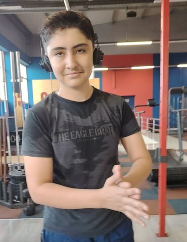 Biznes üçün program təminatı: Məhsul: “Ay Məllim” – Pul Qazanmaq Tətbiqi Xüsusiyyətlər: - Sadə və — 13