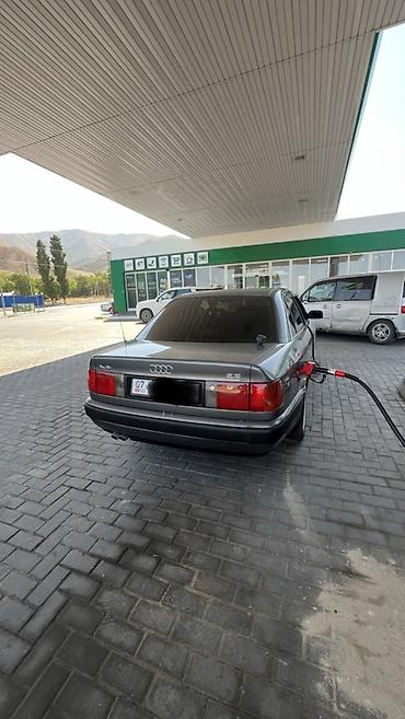 акорд 94: Audi A6: 1994 г., 2.6 л, Механика, Газ, Седан — 4