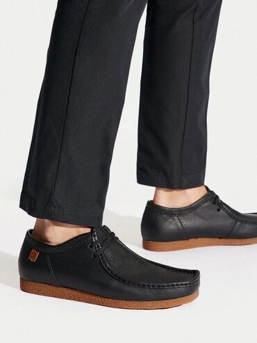 ayaqqabı dəri 39 r: Clarks Shacre ii Orijinaldır Dəri materialdan hazırlanmış qara rəngli