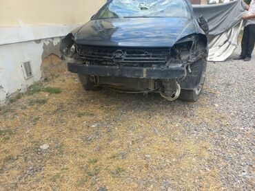 akumlyator islenmis: Opel Astra avtomobili, göy boz metalik rəgdədir.bu vəziyətdə satılır