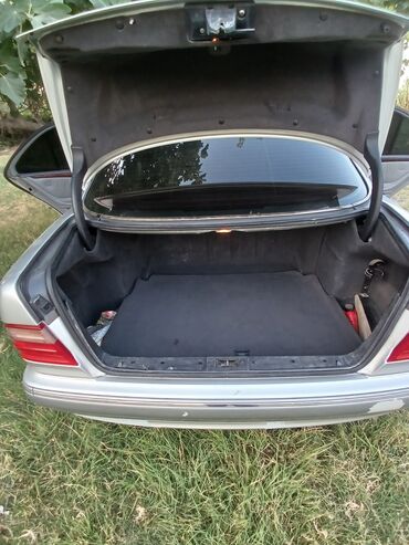 lider disk qiymeti: Mercedes-Benz E 220: 2.4 l | 2001 il Sedan