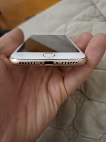 Apple iPhone: IPhone 8, Qızılı, Barmaq izi — 11