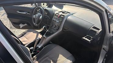 prius 2005: Toyota Auris: 2008 г., 1.4 л, Механика, Бензин, Хэтчбэк — 4