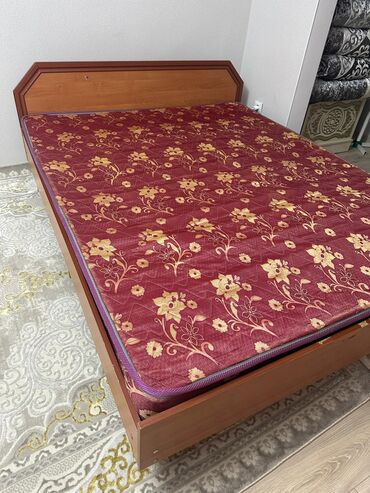 разделитель для двуспальной кровати: Двуспальная кровать с матрасом - Размер: ориентировочно 140–160 см
