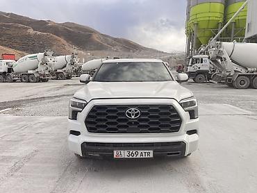 c max: Toyota Sequoia: 2022 г., Гибрид, Внедорожник — 1