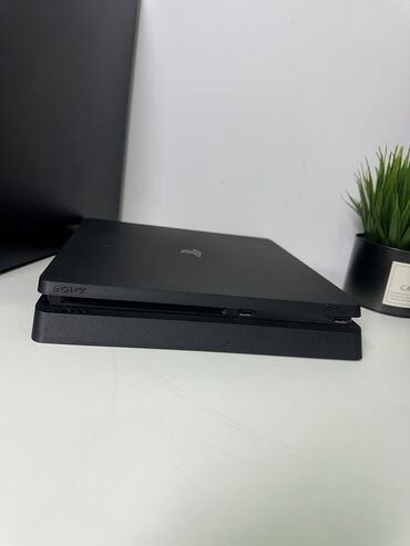 Гигиена и ароматизаторы: Sony PlayStation 4 slim Цвет: черный Память: 500гб Состояние