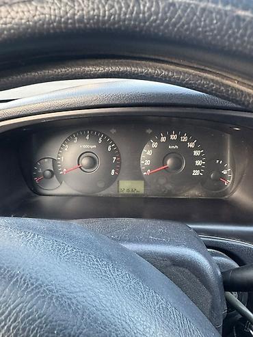 лев: Hyundai Elantra: 2005 г., 1.6 л, Механика, Бензин, Седан — 5