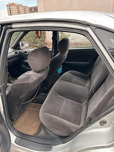 corola: Toyota Corolla: 2001 г., Механика, Бензин, Лифтбек — 3
