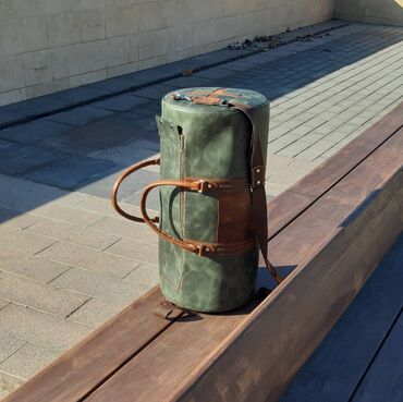 İdman çantaları: İdman çantası Təbii dəridən tamamilə əl işi olan idman çantası — 23