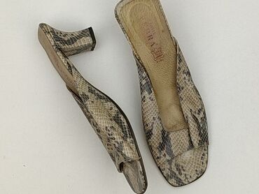 beżowe buty na koturnie ccc: Sandały damskie, 39, stan - Dobry