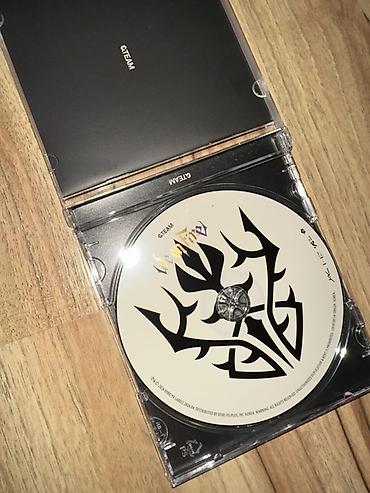 Kasete, CD i DVD: K‑pop set: magazini, albumi, stikeri i sitni merch Prodajem svoje — 26