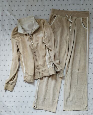 guess trenerka: L (EU 40), Single-colored, color - Beige at lalafo.rs guess trenerka: L (EU 40), Single-colored, color - Beige