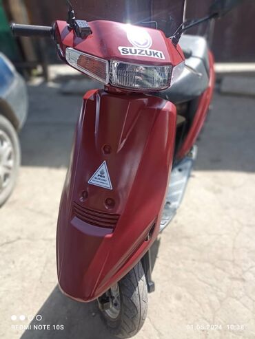 Мотоциклы и мопеды: Скутер Suzuki, 100 куб. см, Бензин, Б/у