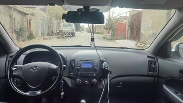 Hyundai i30 cw “blue” – ağ rəngli universal Xüsusiyyətlər: - Kuzov