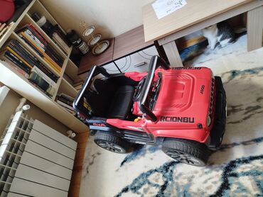 детский стол для кормления: Uşaq üçün elektrikli miniatür off-road avtomobil - Korpus: parlaq lalafo.az -da детский стол для кормления: Uşaq üçün elektrikli miniatür off-road avtomobil - Korpus: parlaq