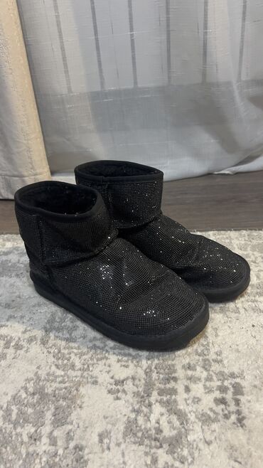 угги: Уггилер UGG, 38, түсү - Кара