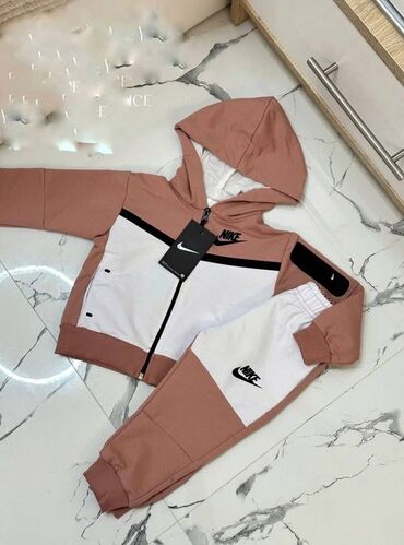 turski zenski kompleti: Nike, Unisex