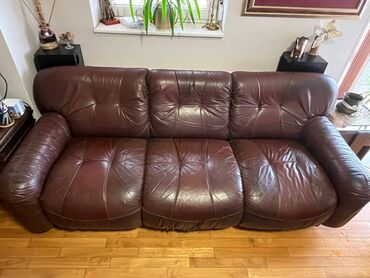 crni trosed: Three-seat sofas, Leather, color - Brown, Used