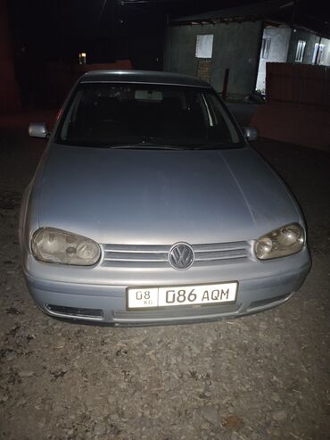 продаю в связи с переездом: Volkswagen Golf: 2000 г., 1.8 л, Автомат, Бензин