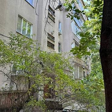 1 комната, 34 м², ул. Боконбаева / Гоголя 105 серия, 1 этаж at lalafo.kg 1 комната, 34 м², ул. Боконбаева / Гоголя 105 серия, 1 этаж