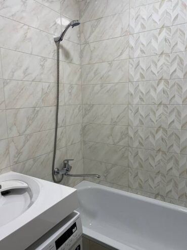 сдается 2 комнатная квартира в джале: 3 бөлмө, 75 кв. м, Элитка, 6 кабат, Евроремонт