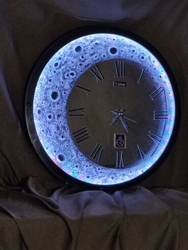 Sifarişlə əl işləri: 3d baralyef əl işi Saat və ayın birlikdə ahəngi Tamamilə əl işidir — 6