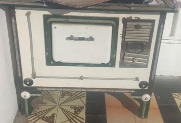 mətbəx moykası: Klassik odun/kömürlə işləyən mətbəx sobası - Material: emaye örtüklü